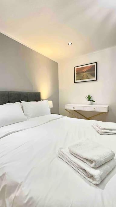 A Beautiful Stylish 2 Bedroom Apartment -City Of Λονδίνο Εξωτερικό φωτογραφία